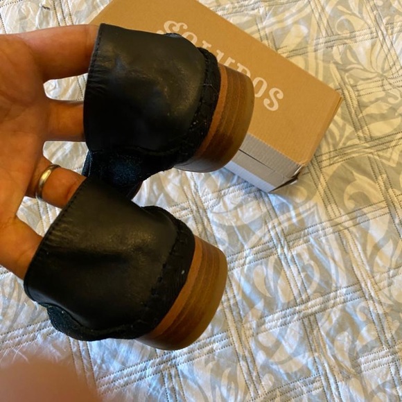 Embroidered Venetian leather loafers - Picture 5 of 7